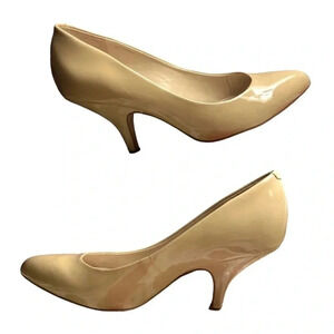 VINCE CAMUTO | Bright Shiny Neutral Nude Patent Leather Heels Size 7.5